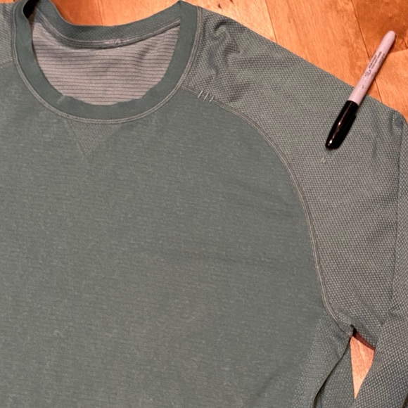 Lululemon Athletic Long Sleeve - Picture 3 of 4